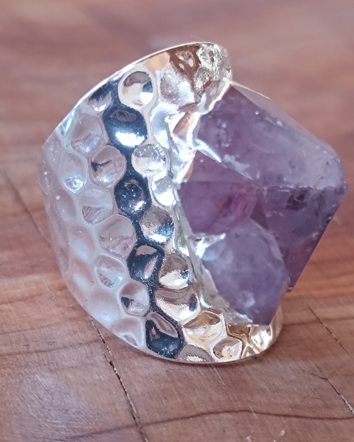 ANILLO DE DRUSA DE AMATISTA BASE CHAPADA EN PLATA