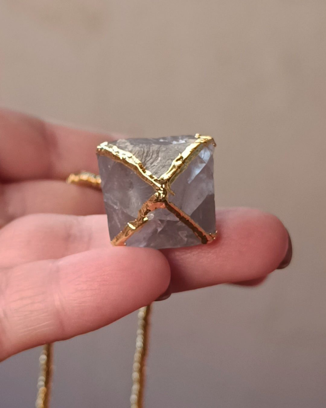 COLLAR DE OCTAEDRO DE FLUORITA