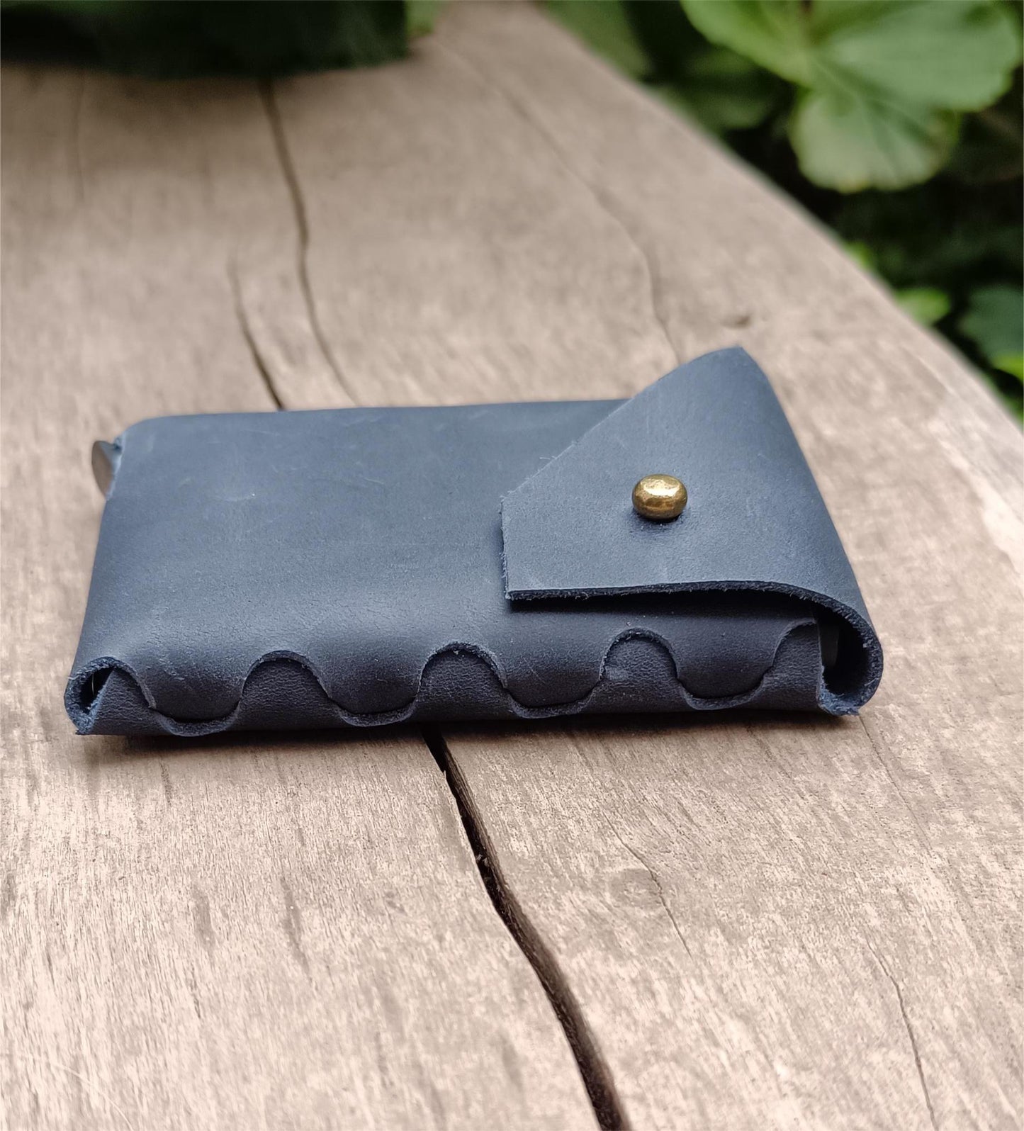 Tarjetero Minimalista de Cuero