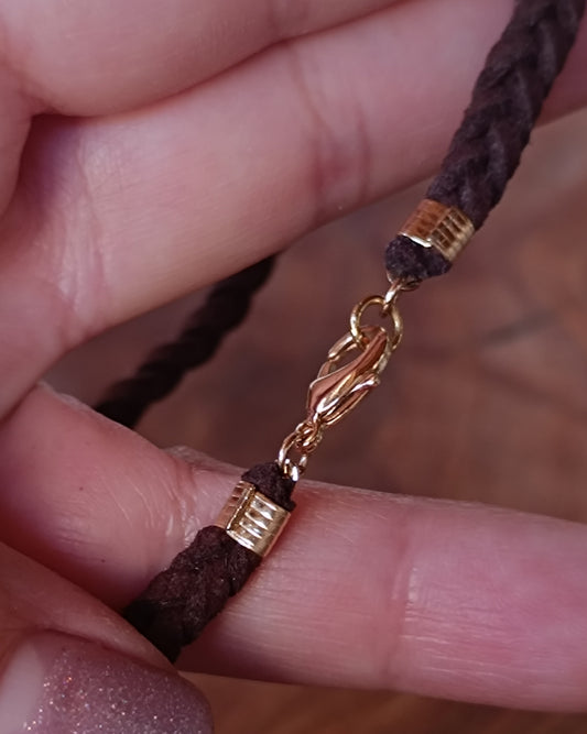 DRUSA CON COLLAR DE GAMUZA TRENZADO